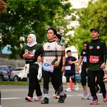 Runner Photo 4030100