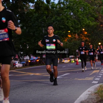 Runner Photo 4030671