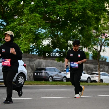 Runner Photo 4033135
