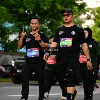 Runner Photo 4034330