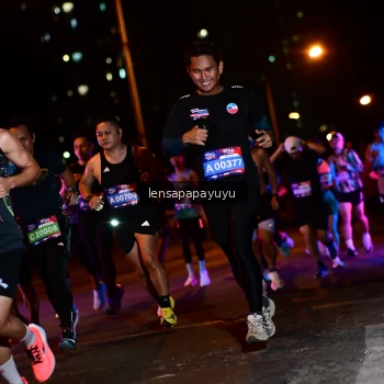 Runner Photo 4034348