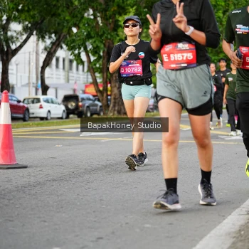 Runner Photo 4034373