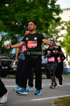 Runner Photo 4034544