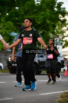 Runner Photo 4034559