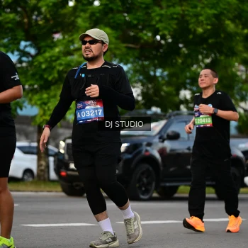 Runner Photo 4034730