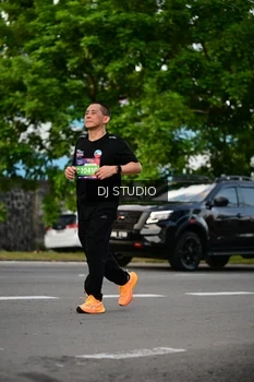 Runner Photo 4034747