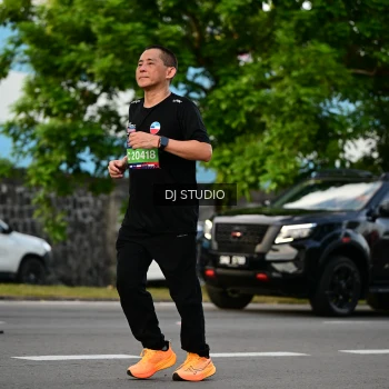 Runner Photo 4034752