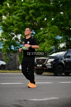 Runner Photo 4034755