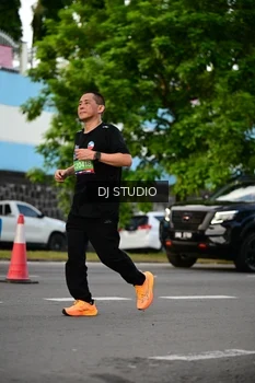 Runner Photo 4034766