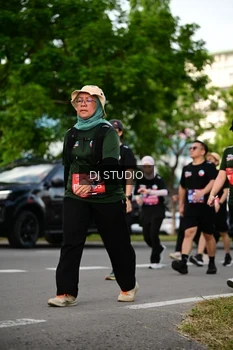 Runner Photo 4034780