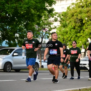Runner Photo 4035167