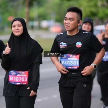 Runner Photo 4035185