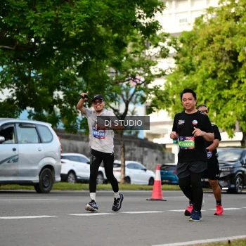 Runner Photo 4035293
