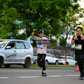 Runner Photo 4035300