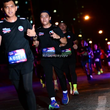Runner Photo 4035343
