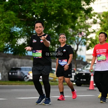 Runner Photo 4035377