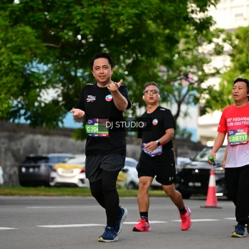 Runner Photo 4035378