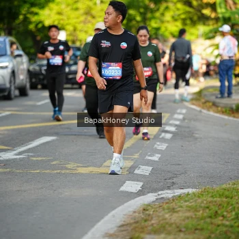 Runner Photo 4035379