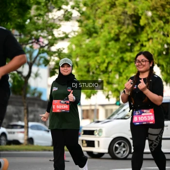 Runner Photo 4035400