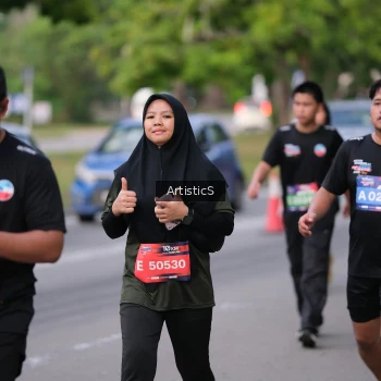 Runner Photo 4035948