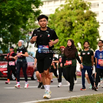 Runner Photo 4036025