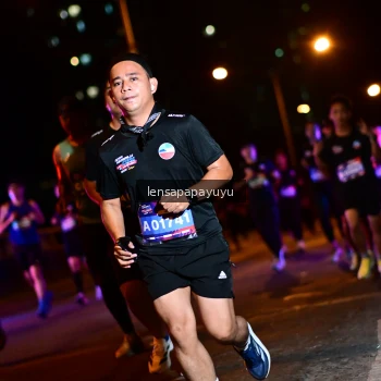 Runner Photo 4036103