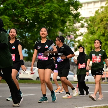 Runner Photo 4036643