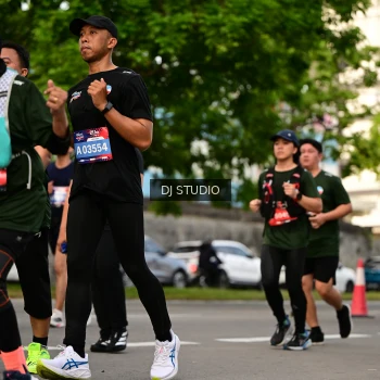 Runner Photo 4039875