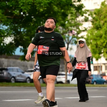 Runner Photo 4040600