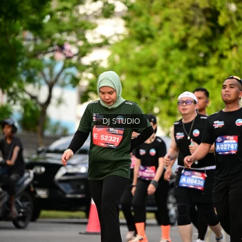 Runner Photo 4041516