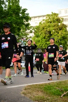 Runner Photo 4041697