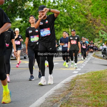 Runner Photo 4041709