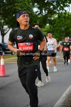 Runner Photo 4044159