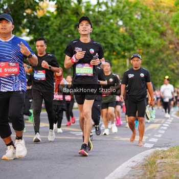 Runner Photo 4044360