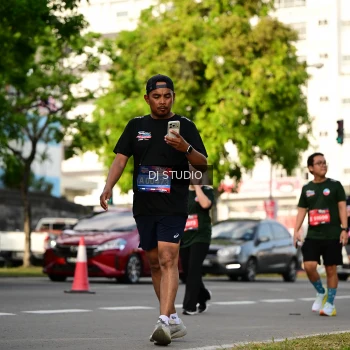 Runner Photo 4044738