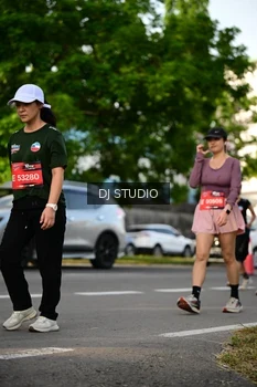 Runner Photo 4045346