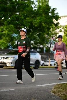 Runner Photo 4045360