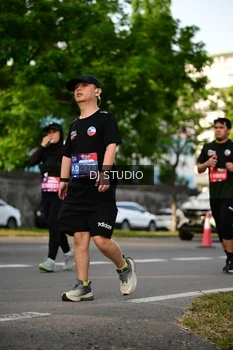 Runner Photo 4045422