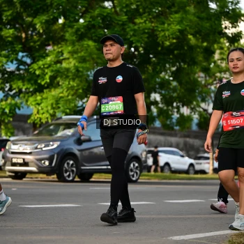 Runner Photo 4045612