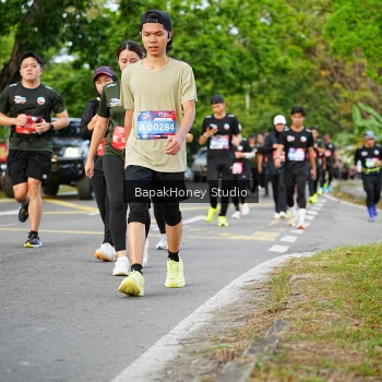 Runner Photo 4045657