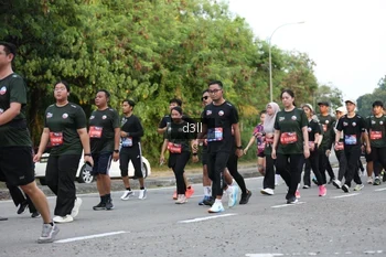 Runner Photo 4045770