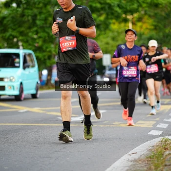 Runner Photo 4045773