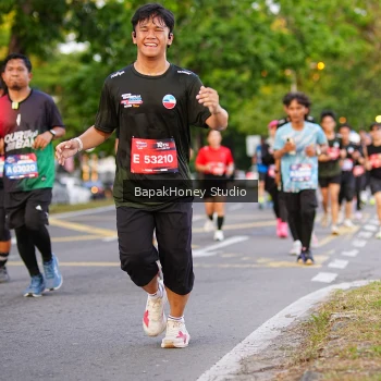 Runner Photo 4045819