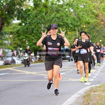 Runner Photo 4045873