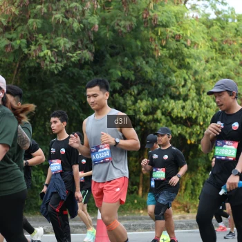 Runner Photo 4046275