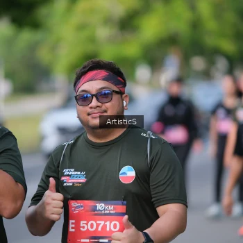 Runner Photo 4046610