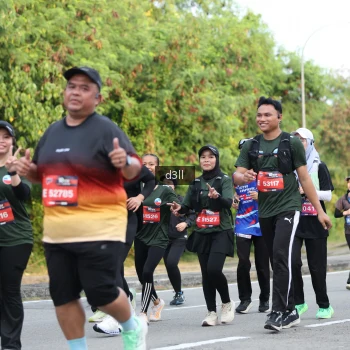 Runner Photo 4047078
