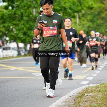 Runner Photo 4047135