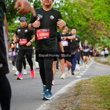 Runner Photo 4050469