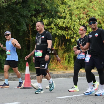 Runner Photo 4050662